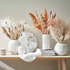 Vase LIV III -Butlers 1000337867 230420 021 MOOD DETAILS P000000001000337867 mood