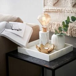 Vase LIV III -Butlers 1000337867 230420 024 MOOD DETAILS P000000001000337867 mood