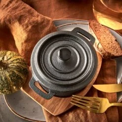 Mini Cocotte De Service HOT IRON 12 Mini Cocotte De Service HOT IRON -Butlers 1000364152 220719 021 MOOD DETAILS P000000001000364152 mood