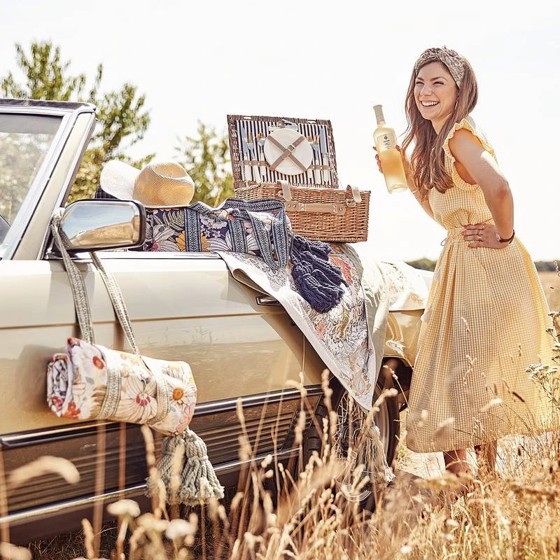 Nappe De Pique-nique BETWEEN FLOWERS 8 Nappe De Pique-nique BETWEEN FLOWERS – Image 6