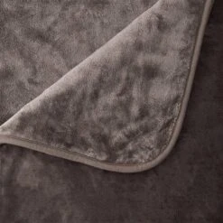 Couverture Polaire HUGS & KISSES 14 Couverture Polaire HUGS & KISSES -Butlers 1000399346 230801 050 DETAILS P000000001000399346